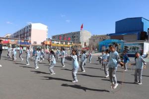 【要闻】智慧体育 —— “一只腕环”赋能体育课堂